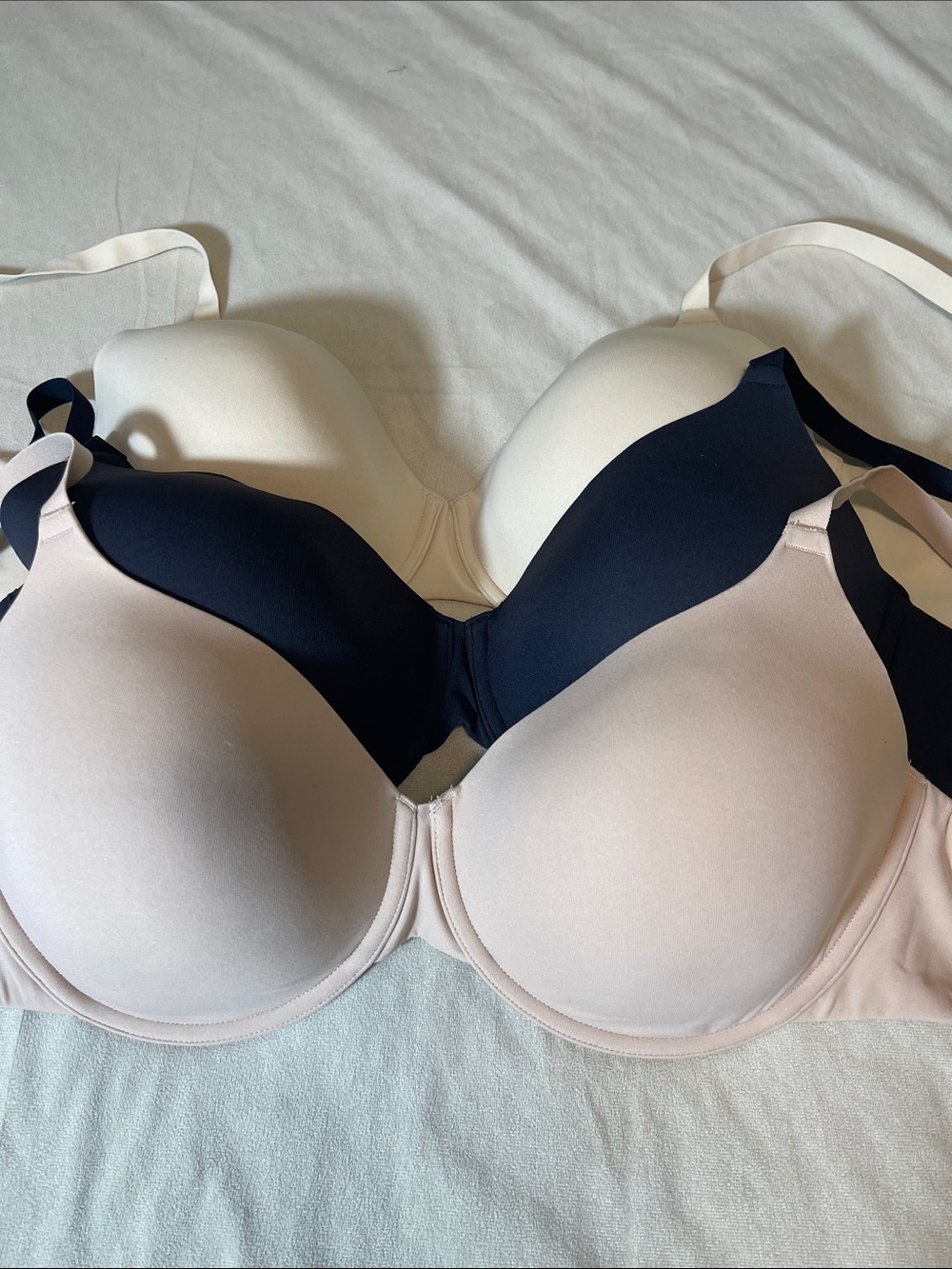 SKIMS 3-Piece Bundle Fits Everybody T-Shirt Bra Set 36DD NWT - Picture 2 of 4